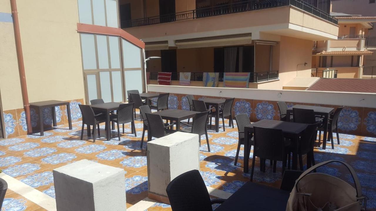 Nuova Aurora Rent Rooms Roccalumera Dış mekan fotoğraf