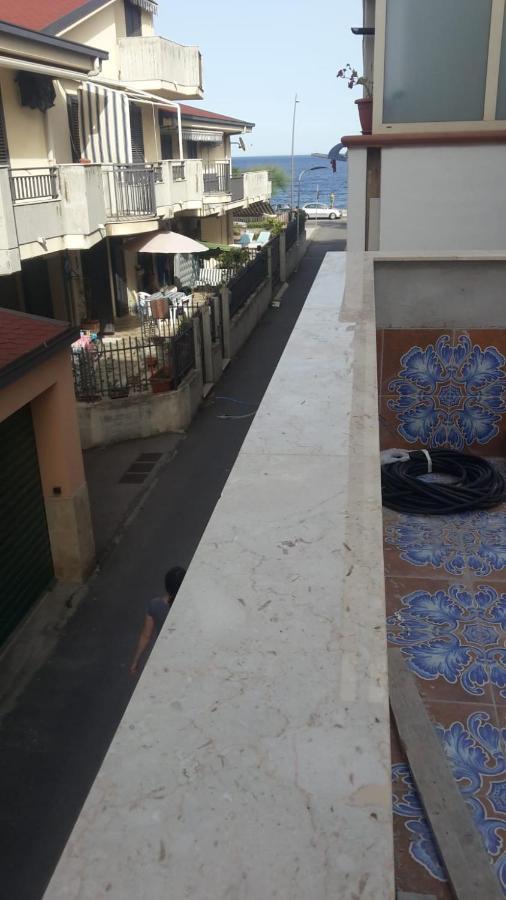 Nuova Aurora Rent Rooms Roccalumera Dış mekan fotoğraf