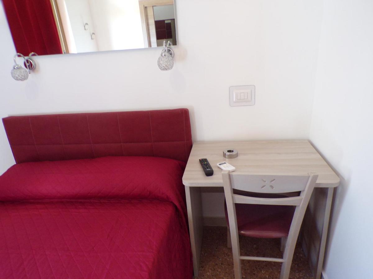 Nuova Aurora Rent Rooms Roccalumera Dış mekan fotoğraf