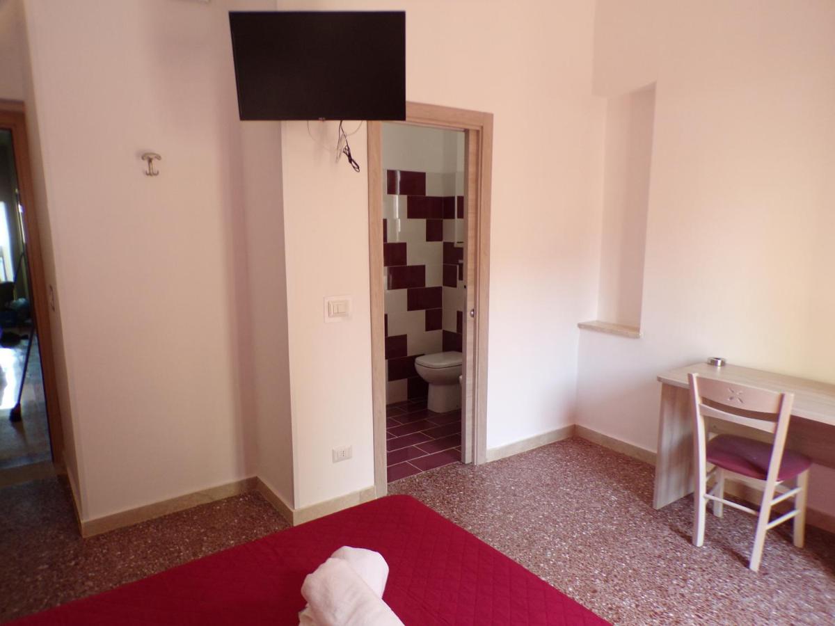 Nuova Aurora Rent Rooms Roccalumera Dış mekan fotoğraf