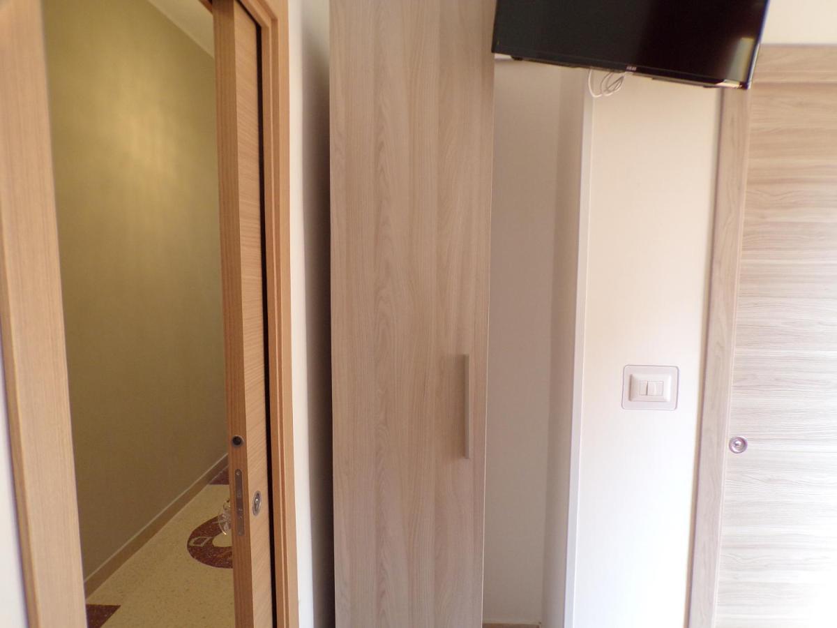 Nuova Aurora Rent Rooms Roccalumera Dış mekan fotoğraf