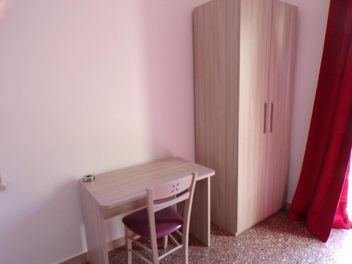 Nuova Aurora Rent Rooms Roccalumera Dış mekan fotoğraf