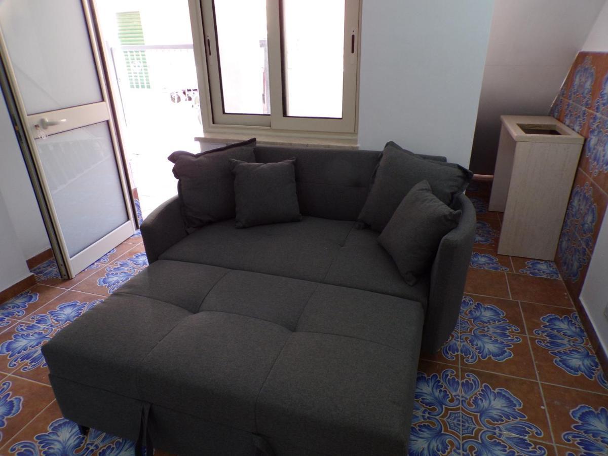 Nuova Aurora Rent Rooms Roccalumera Dış mekan fotoğraf