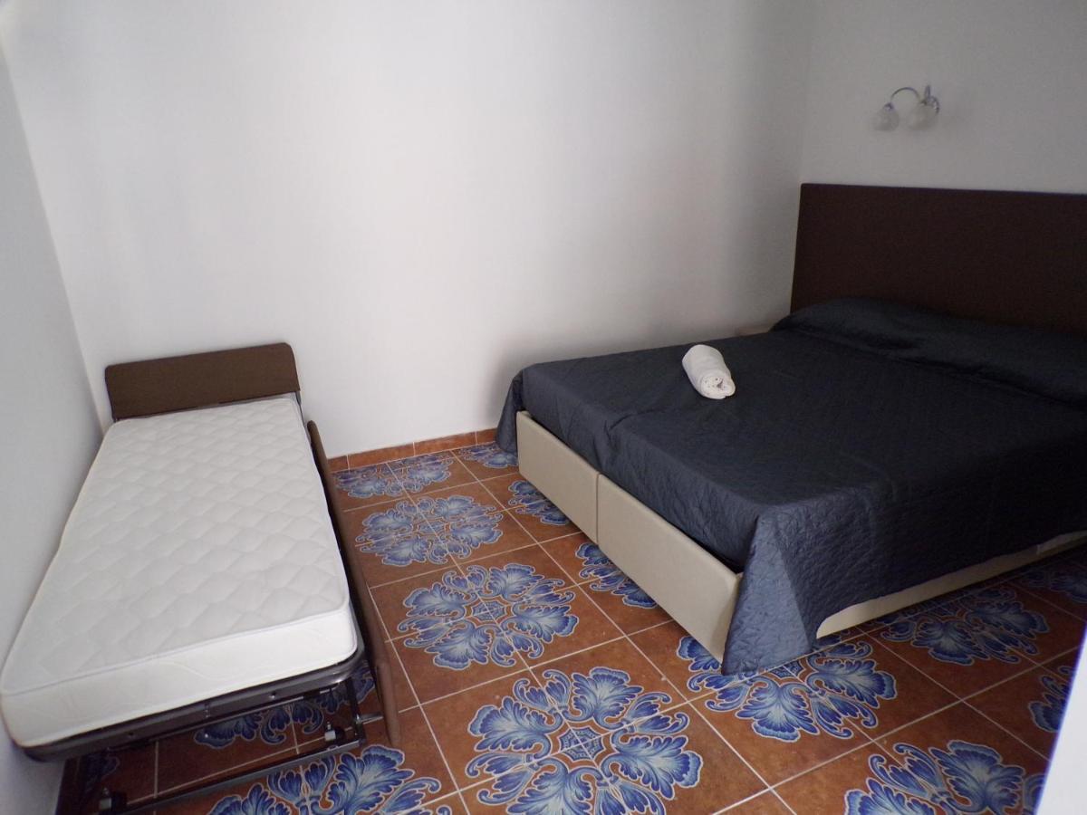 Nuova Aurora Rent Rooms Roccalumera Dış mekan fotoğraf