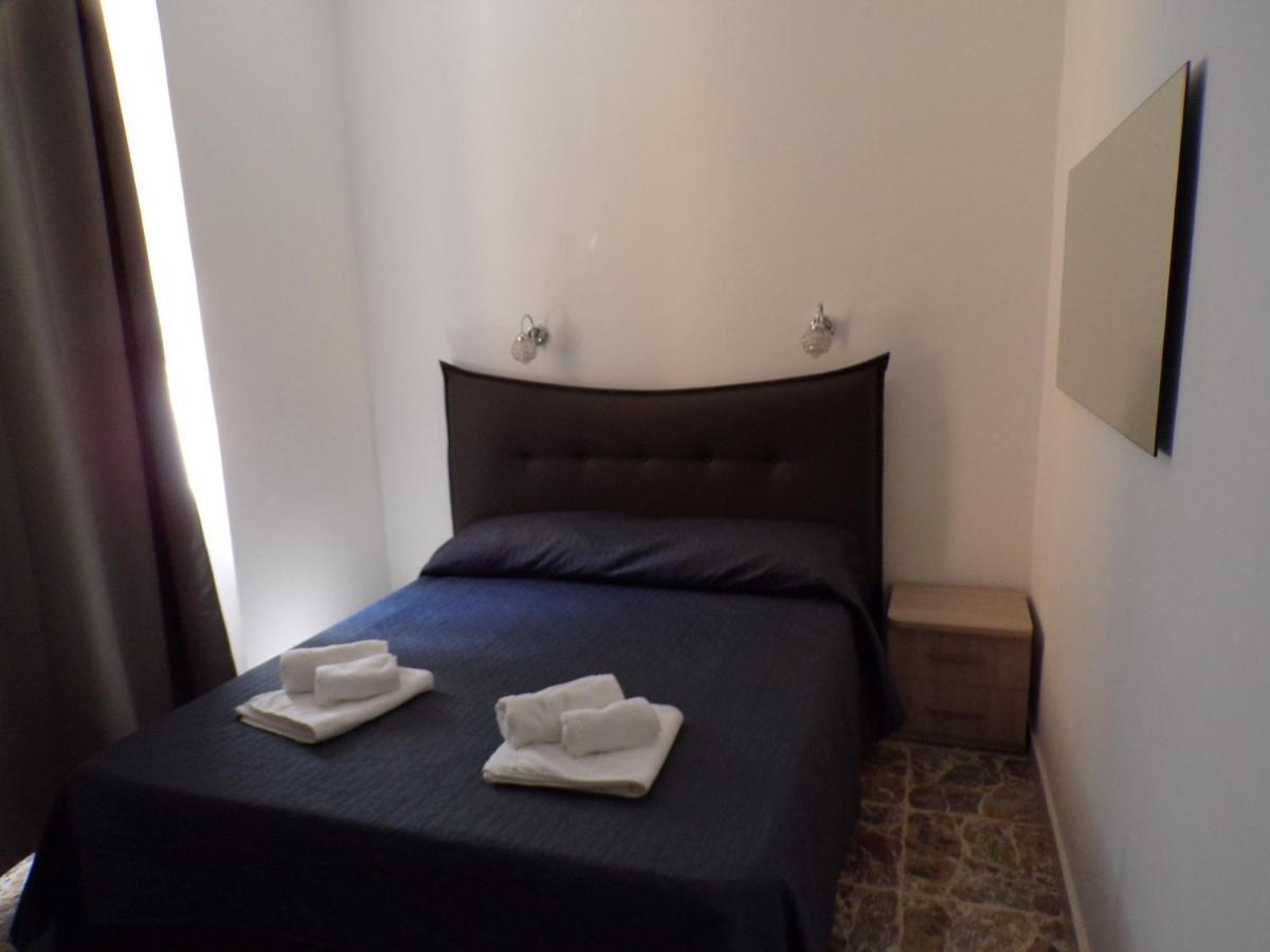Nuova Aurora Rent Rooms Roccalumera Dış mekan fotoğraf