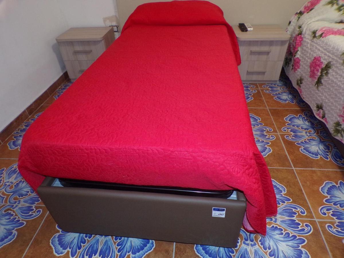 Nuova Aurora Rent Rooms Roccalumera Dış mekan fotoğraf