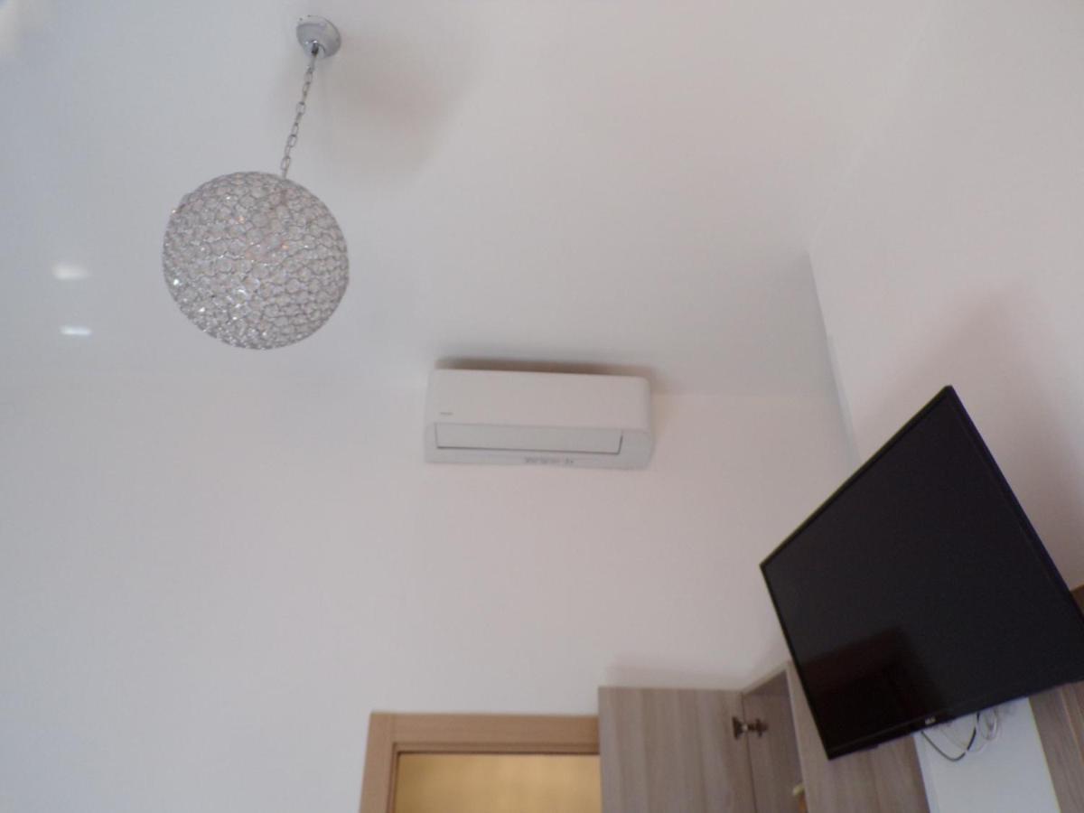 Nuova Aurora Rent Rooms Roccalumera Dış mekan fotoğraf