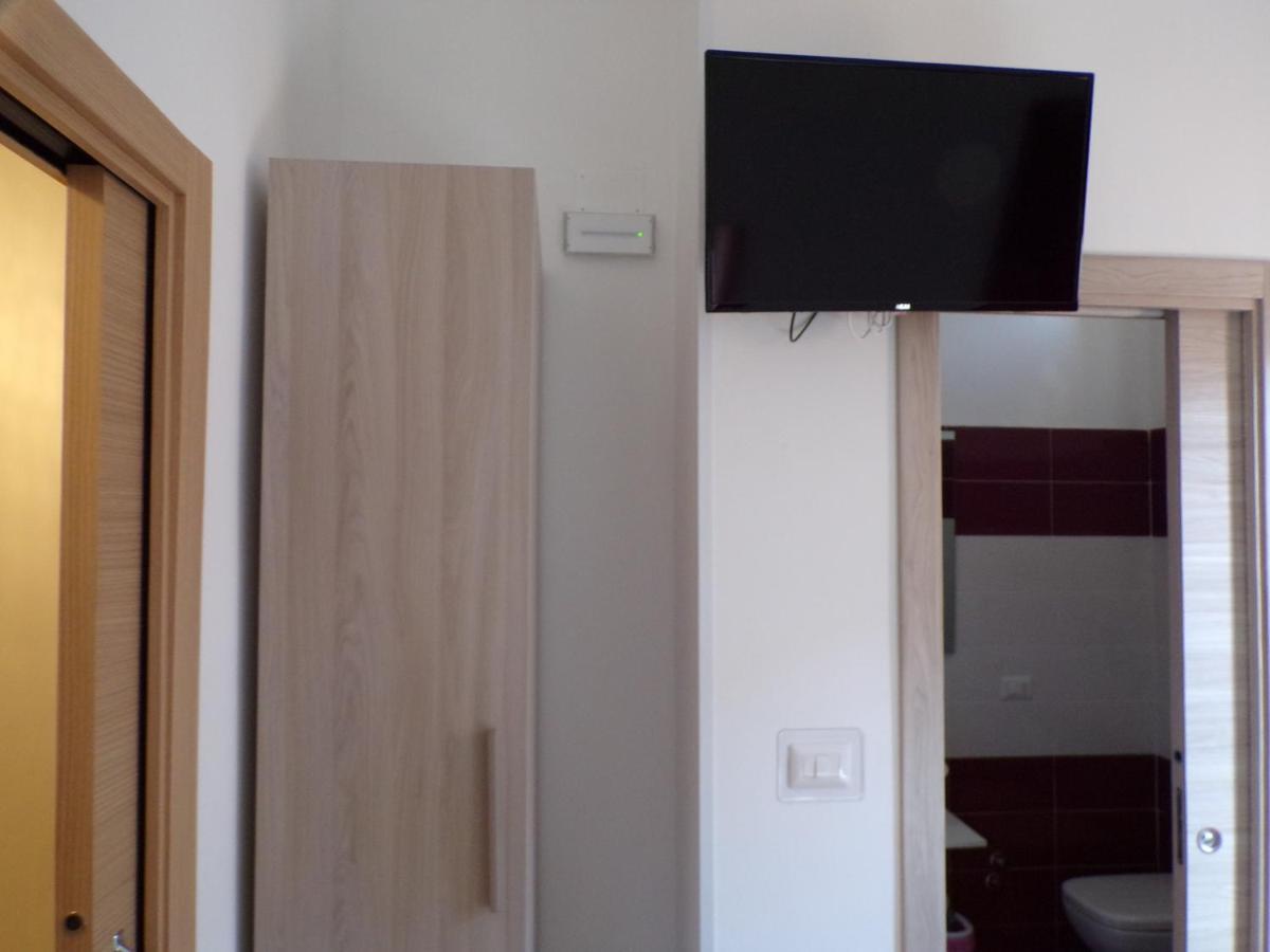 Nuova Aurora Rent Rooms Roccalumera Dış mekan fotoğraf