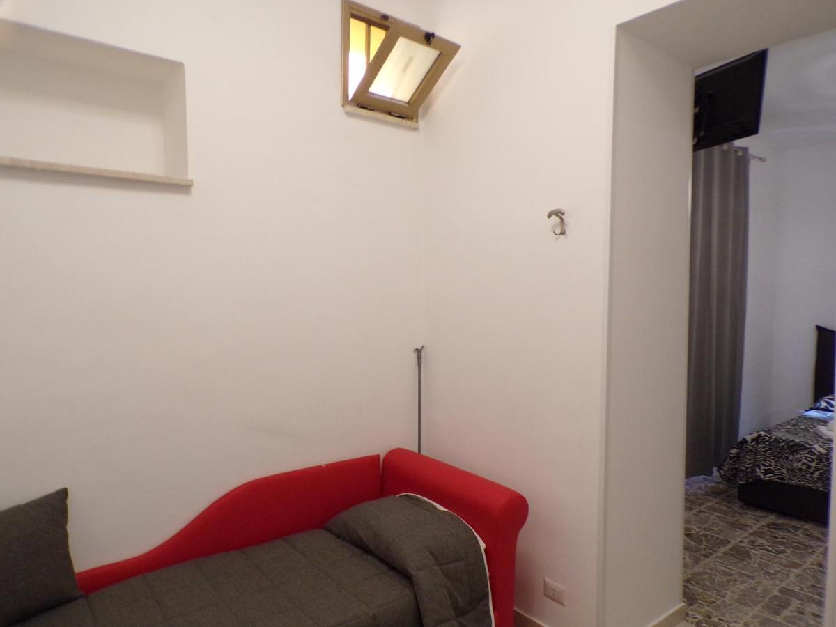 Nuova Aurora Rent Rooms Roccalumera Dış mekan fotoğraf